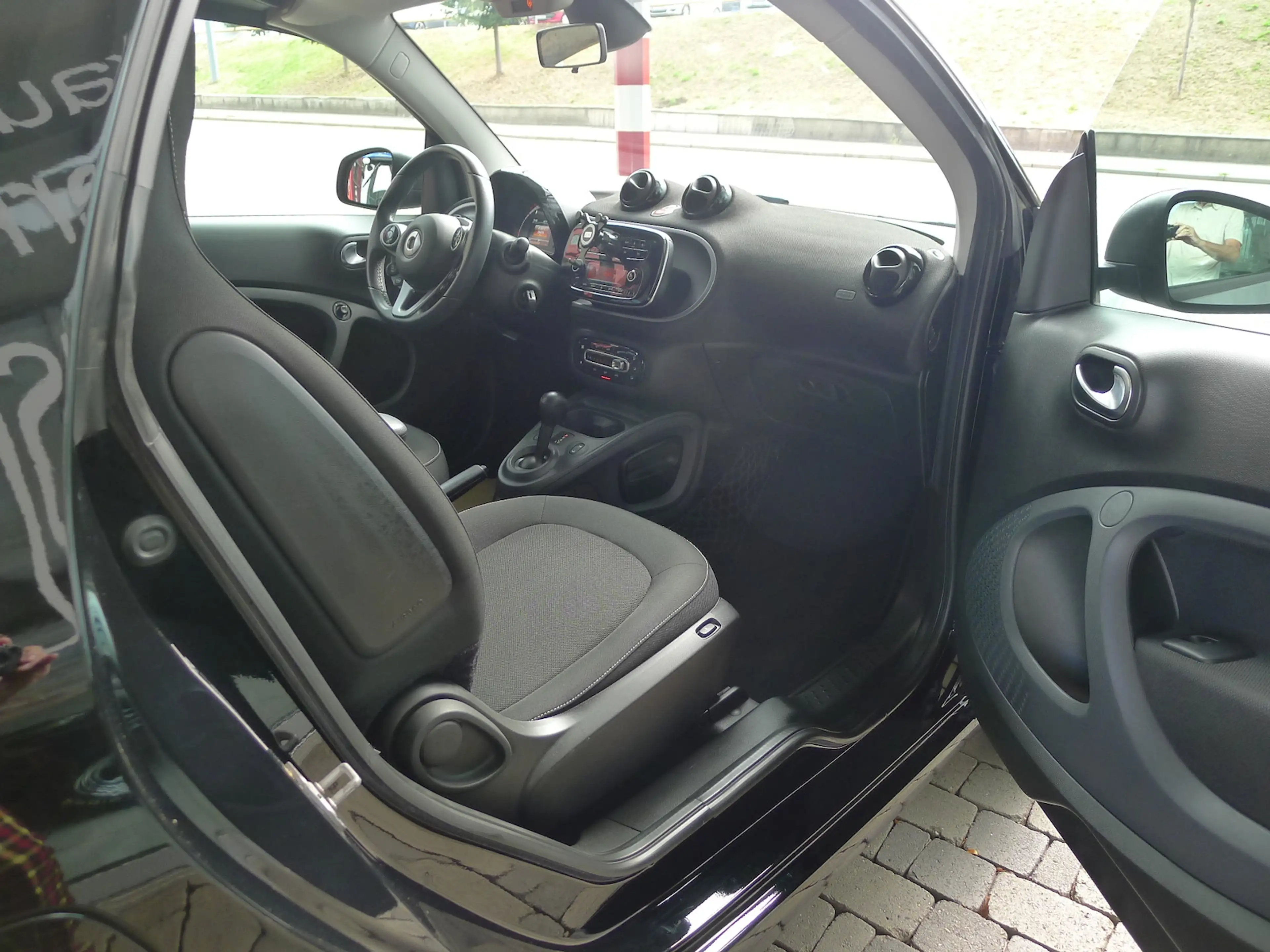smart forTwo Cabrio 90 PS Automatik 28.000 km — photo 11