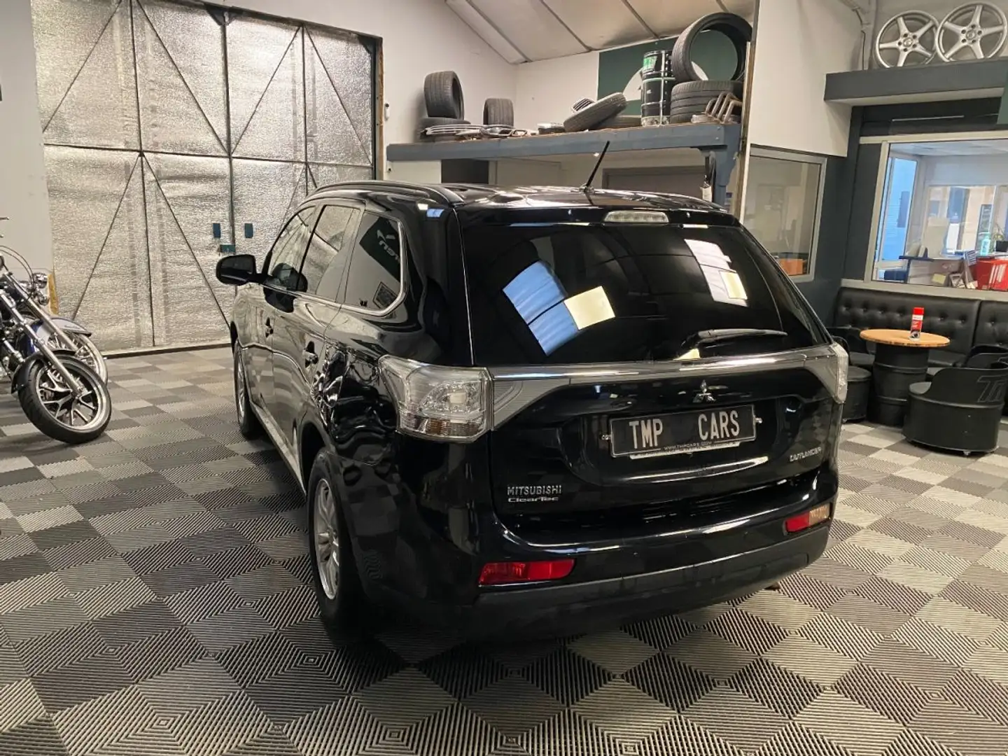 Mitsubishi Outlander 2.2 DI-D 150 ClearTec Invite 2WD Noir - 2
