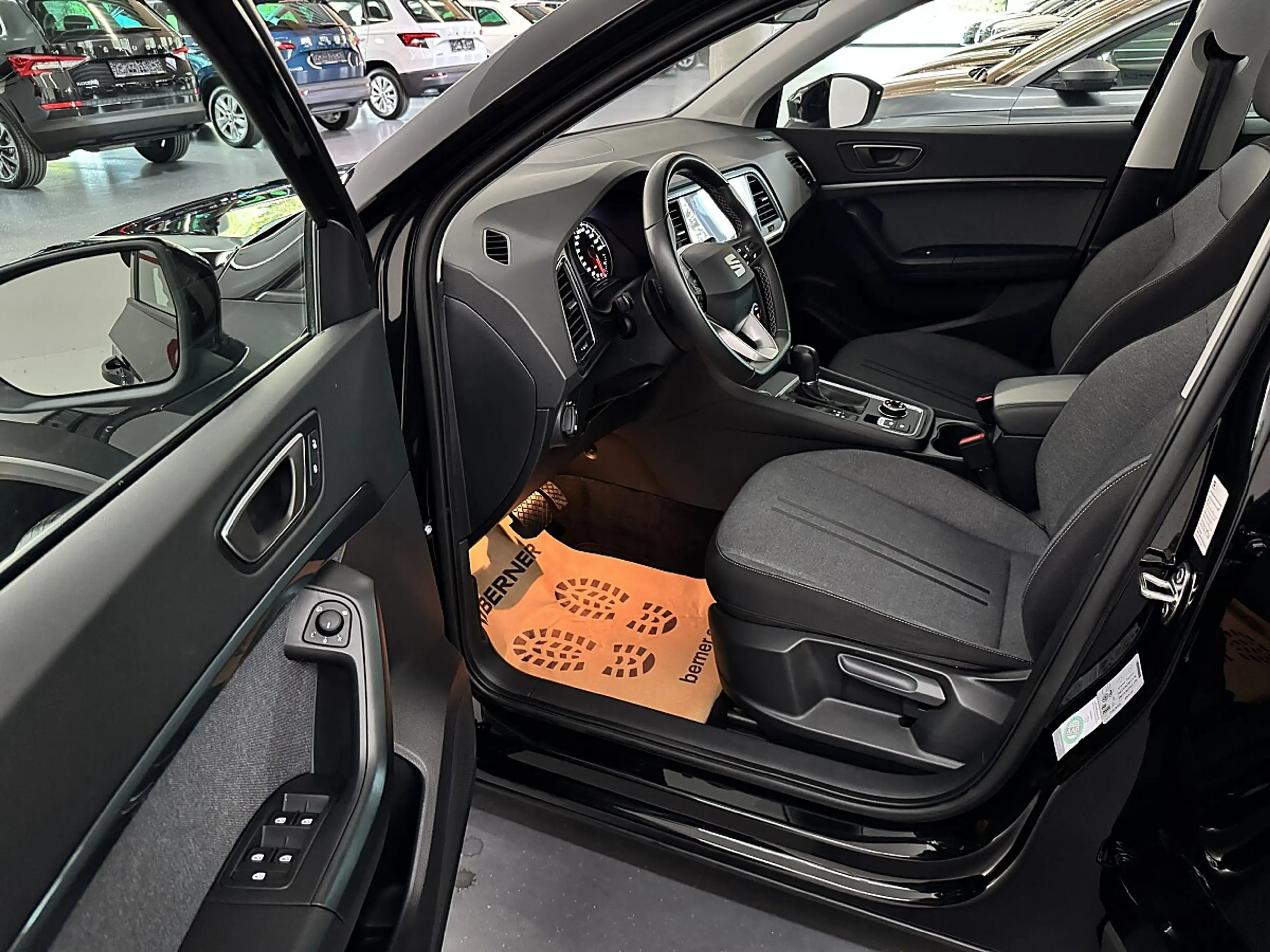 SEAT Ateca 2,0TDI DSG Style 4Drive *Standheizung*LED*NAVI*... — photo 11