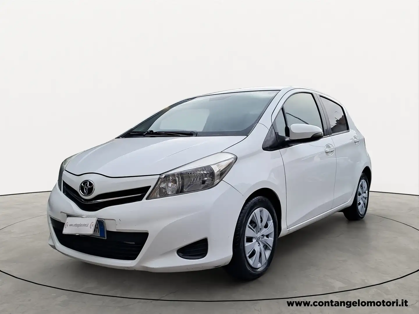Toyota Yaris Yaris III 2011 5p 1.4 d-4d Lounge Bianco - 2