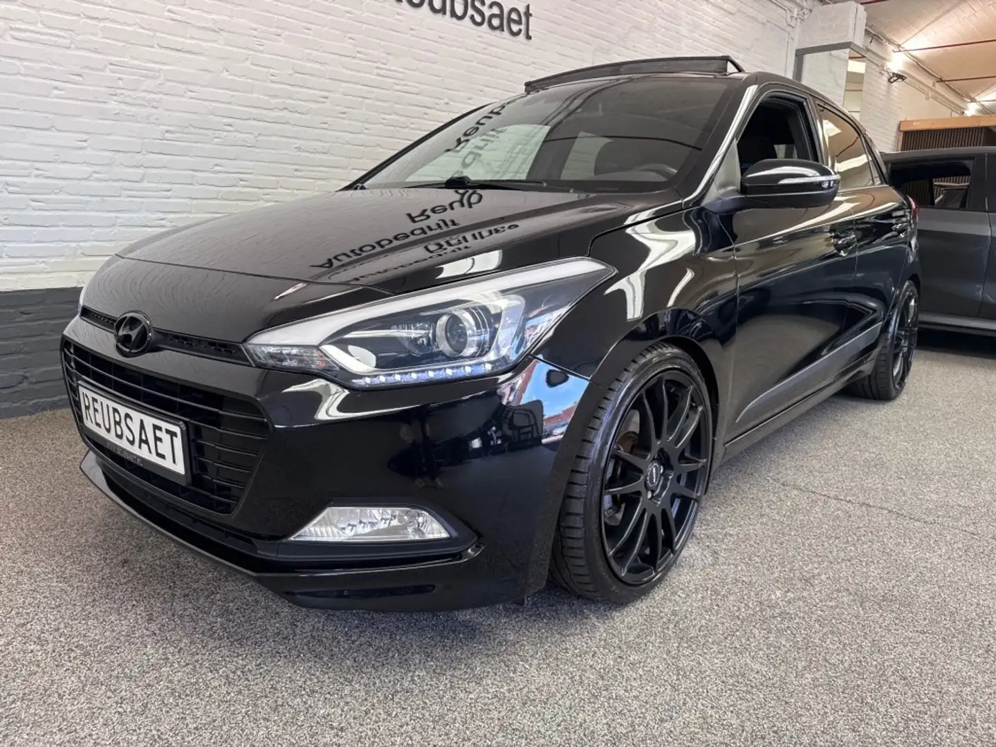 Hyundai i20 1.0 T-GDI Premium Panodak Camera Cruise Incl 12Mnd Black - 2
