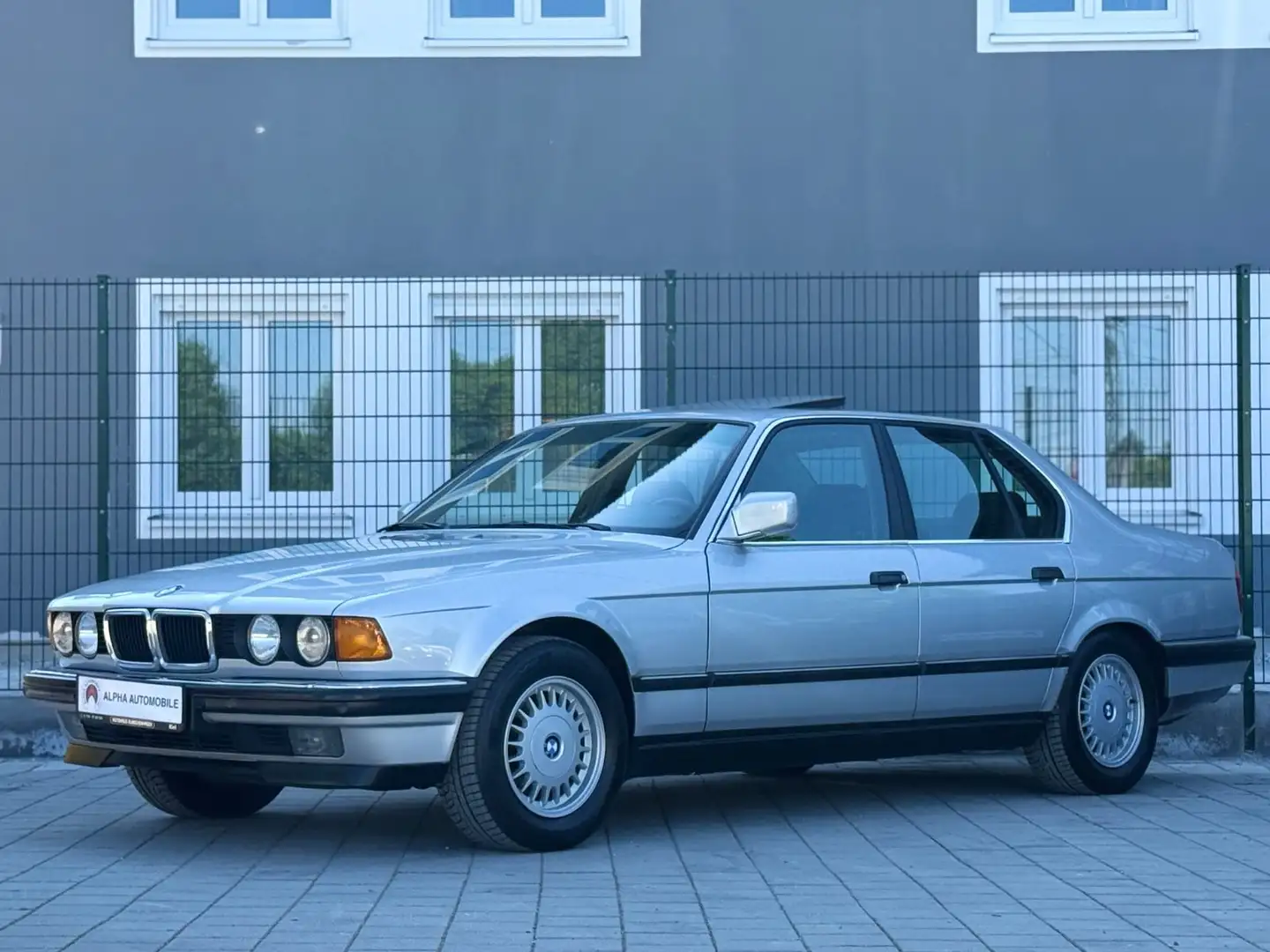 BMW 730 BMW 7 (E32) 730 i,iL V8/Automatik /PDC /Schie Gris - 1