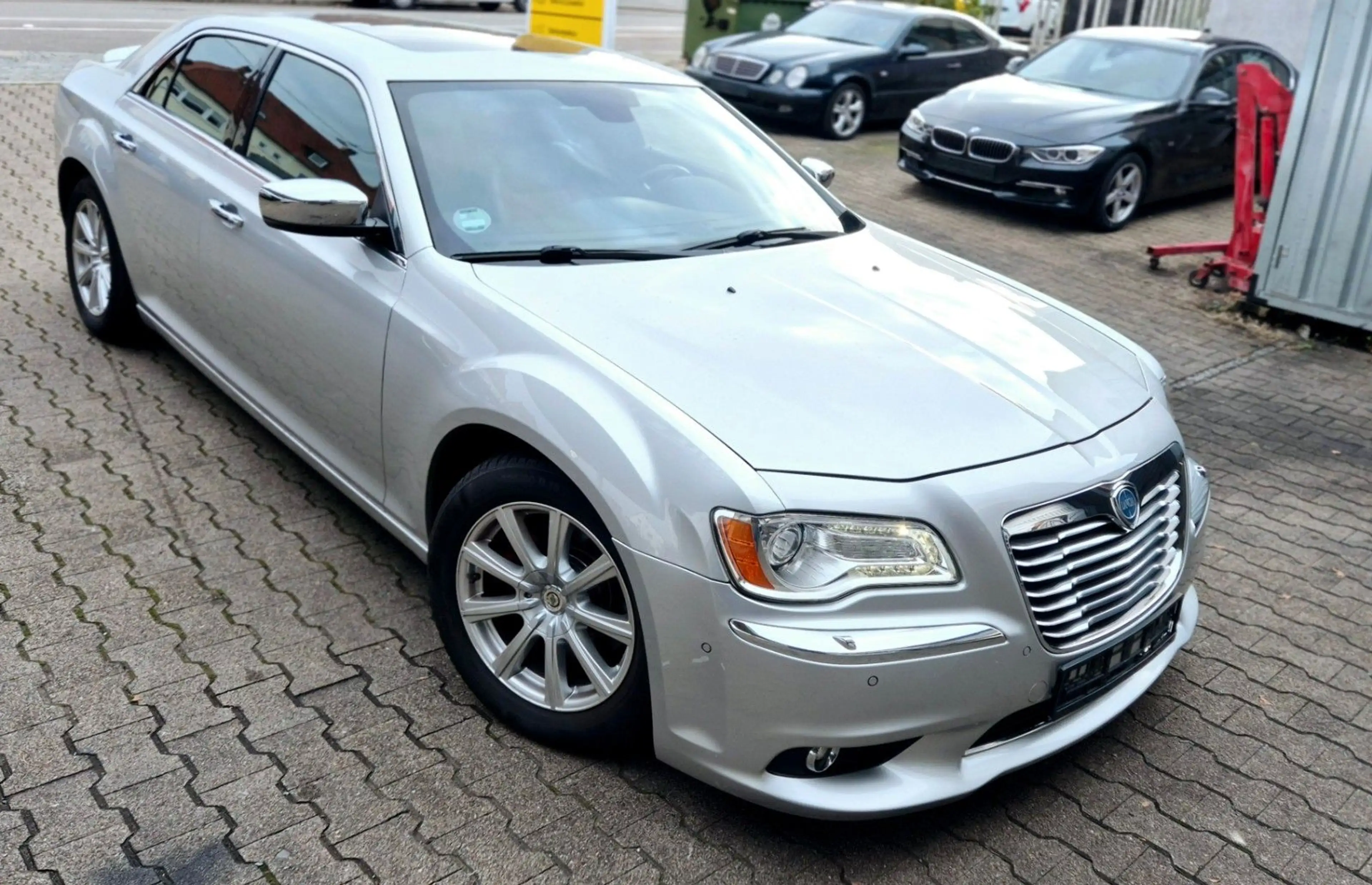 Lancia Thema 3,6V Thema Executive-Voll-Leder Bi Color-Panor. — photo 9