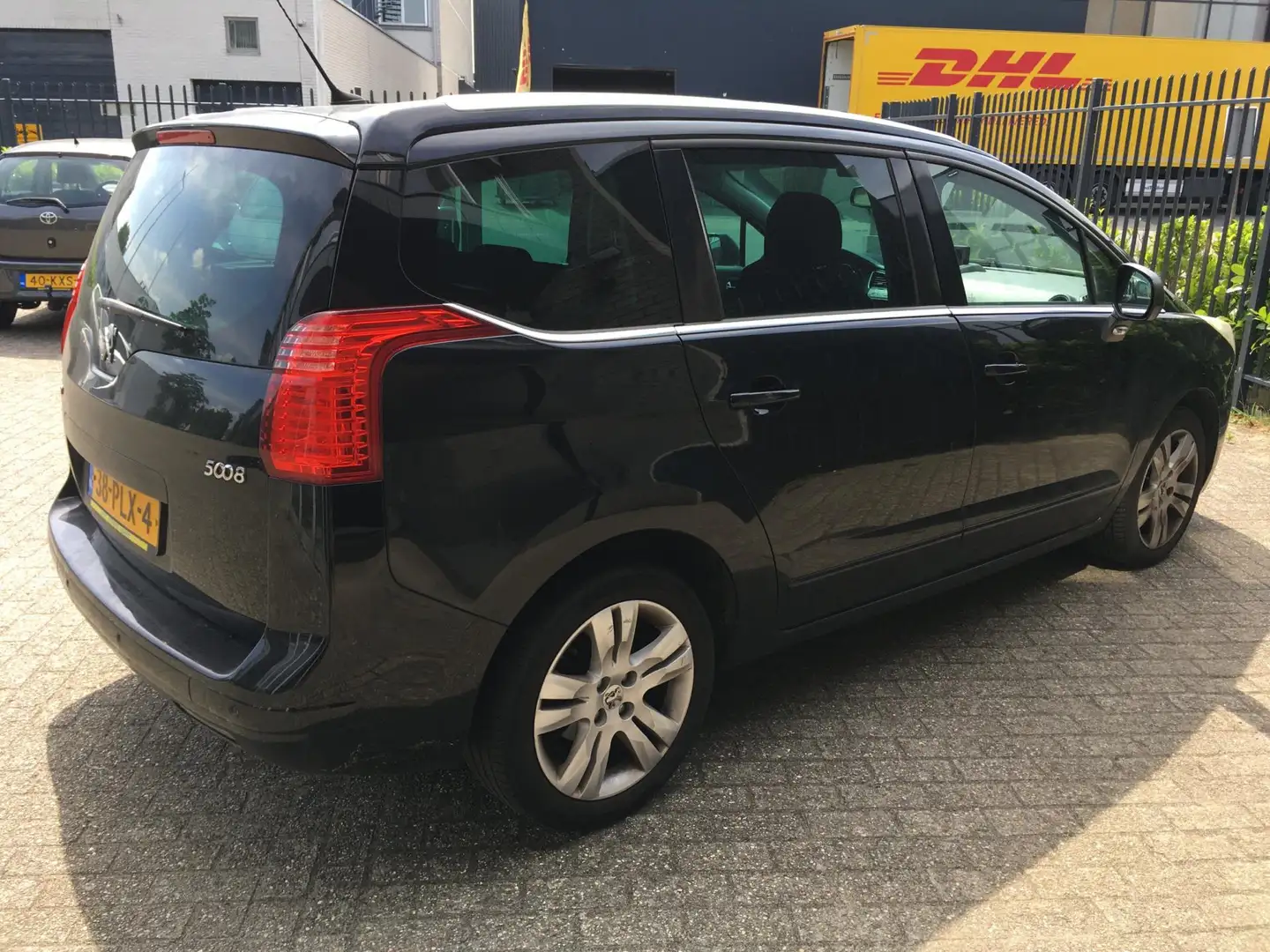 Peugeot 5008 2.0 HDiF Blue Lease Executive 7 SEATS / EURO-5 EMI Zwart - 2