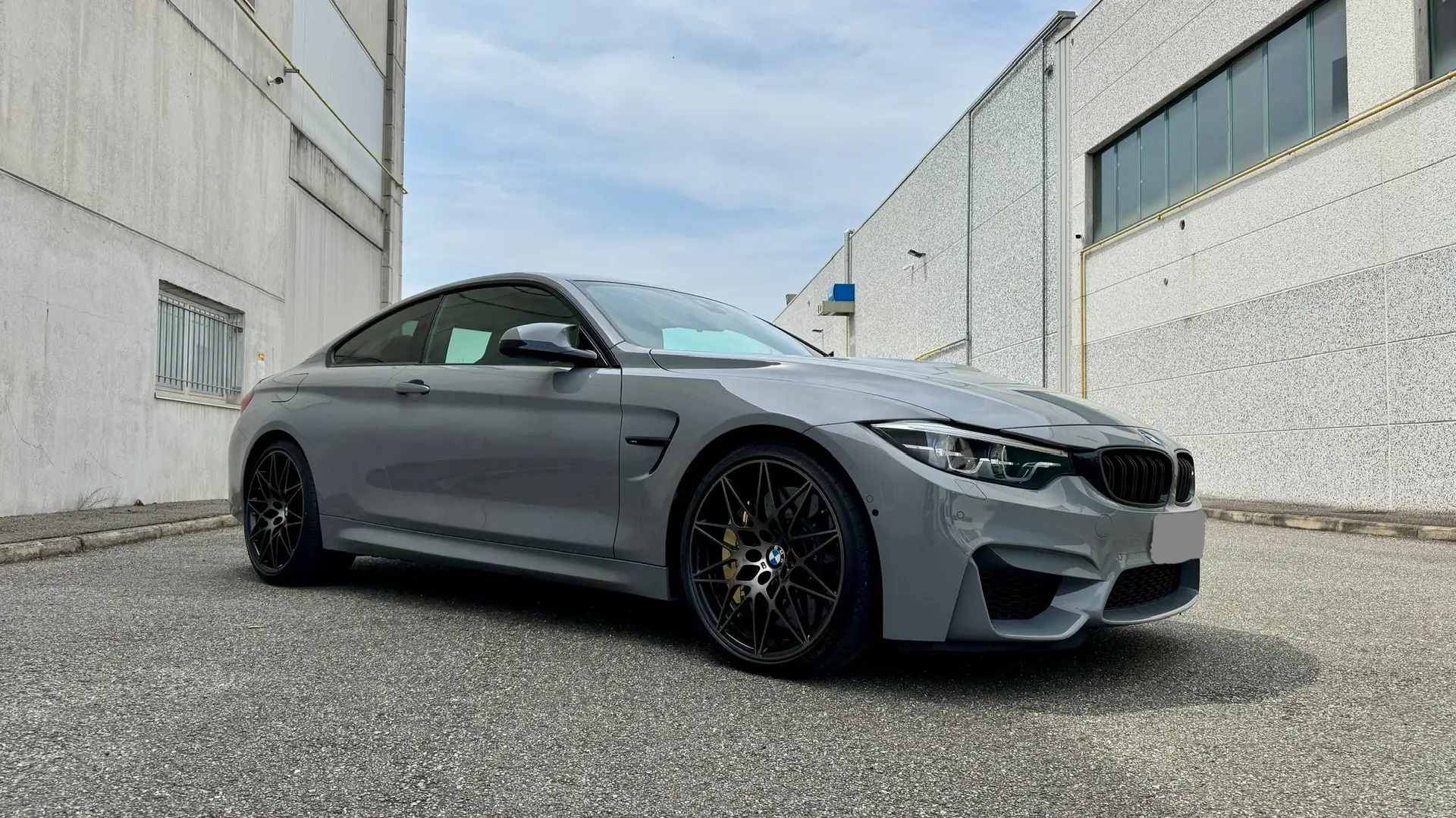BMW M4 Coupe 3.0 Too Much Collection Pro dkg siva - 2