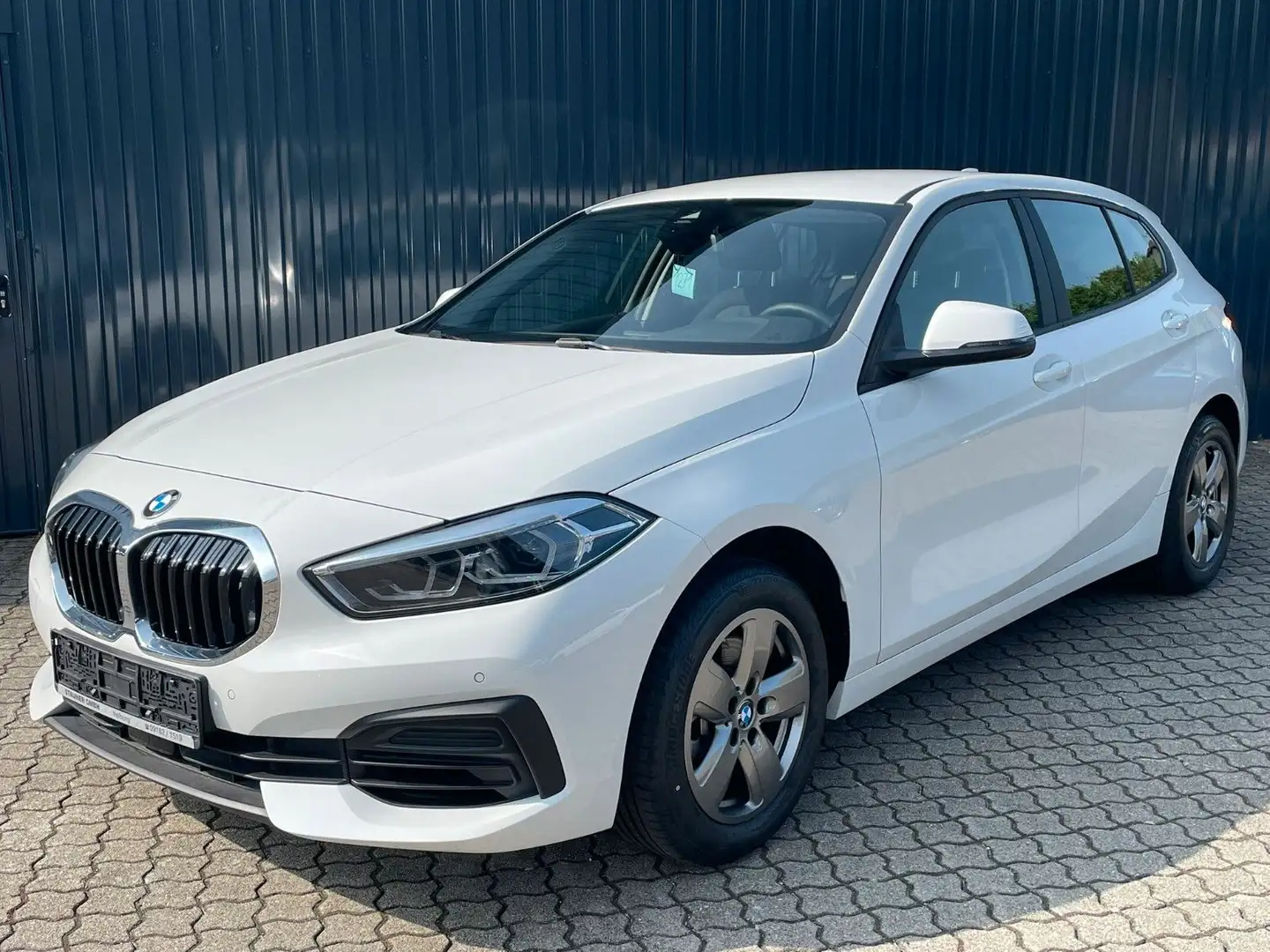 BMW 116 i 5-Türer/ Lenkradheiz/LED/Sitzheiz/Navi Weiß - 2