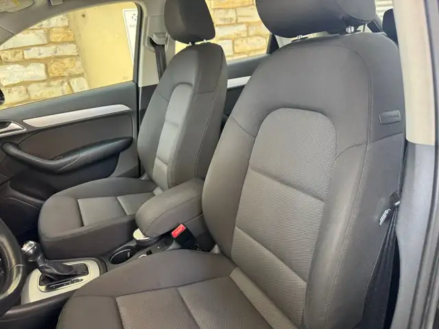 Audi Q3 view 10