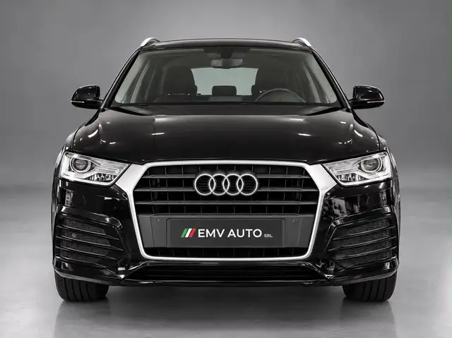 Audi Q3 view 3