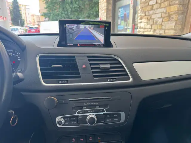 Audi Q3 view 6