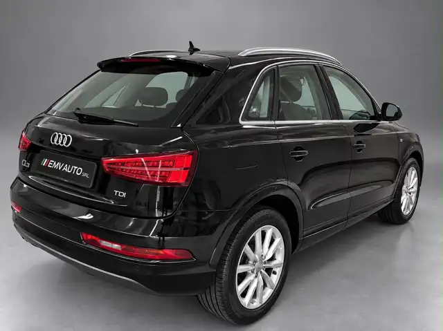 Audi Q3 view 14