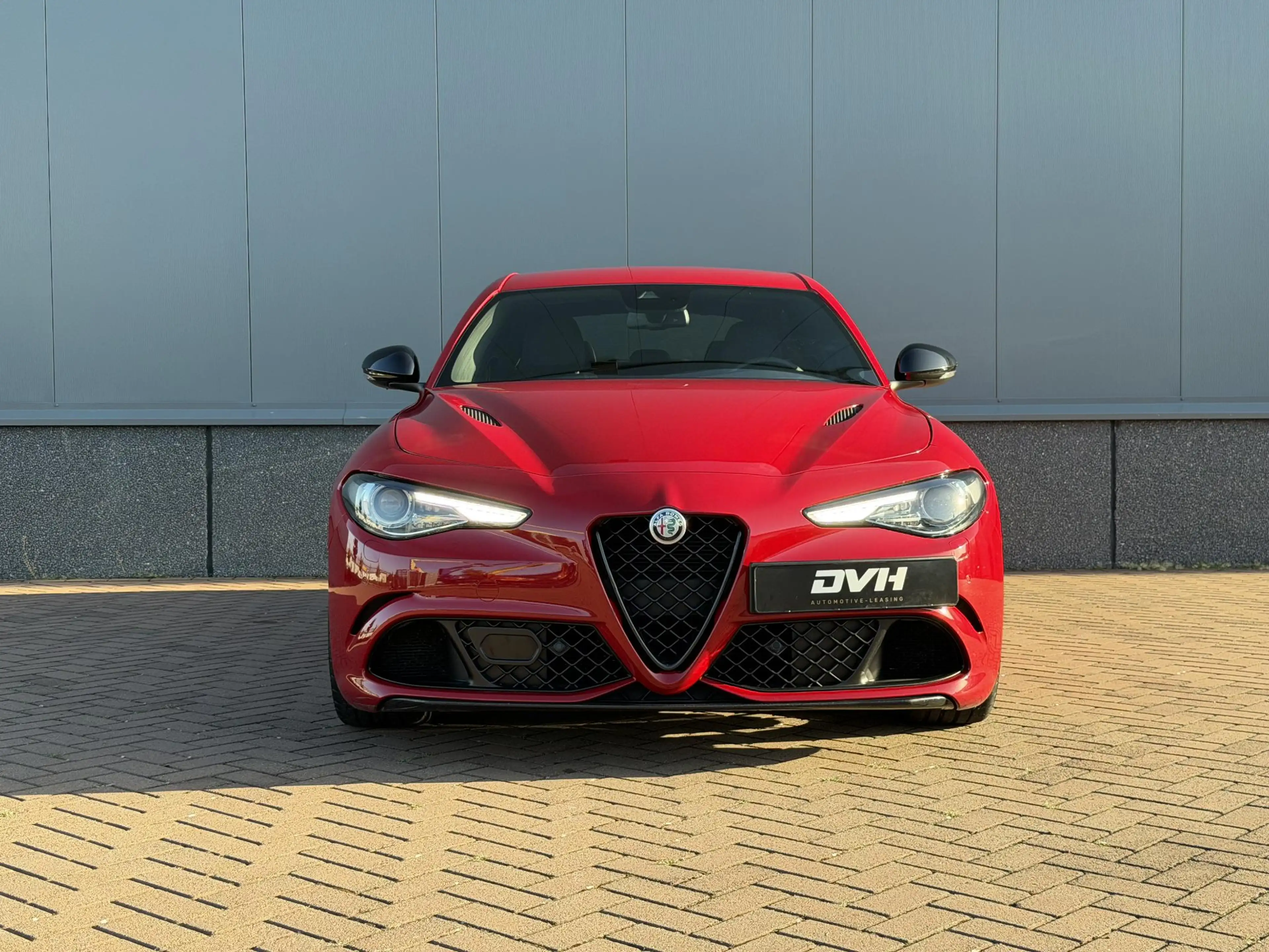 Alfa Romeo Giulia 2.9 V6 Quadrifoglio CARBON | H/K | LEDER — photo 2