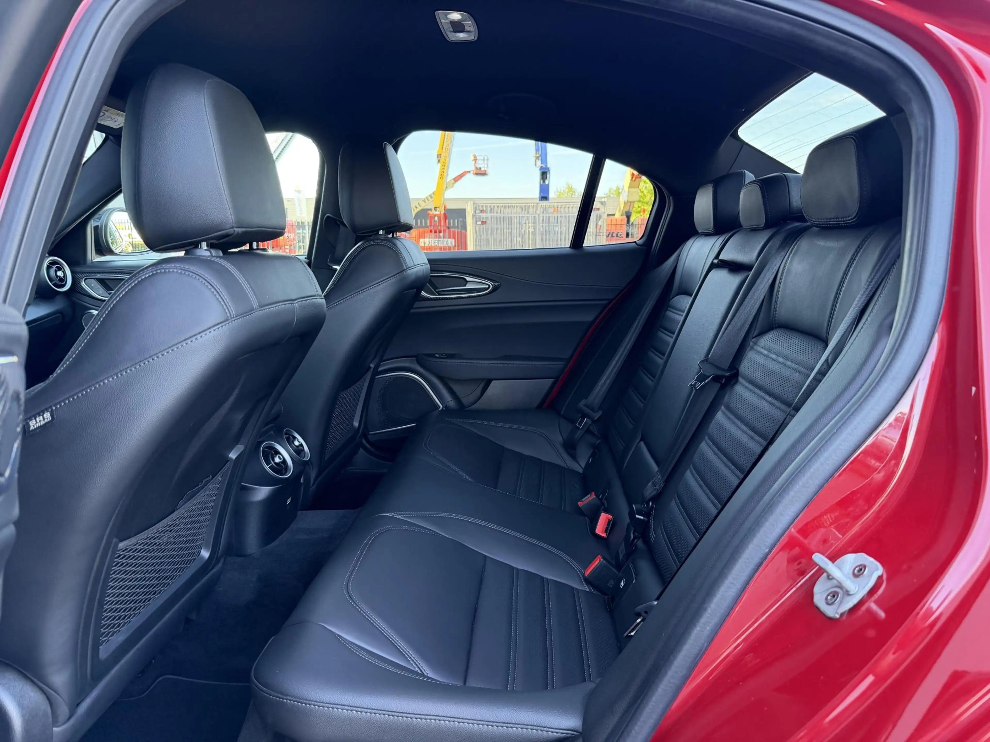 Alfa Romeo Giulia 2.9 V6 Quadrifoglio CARBON | H/K | LEDER — photo 15