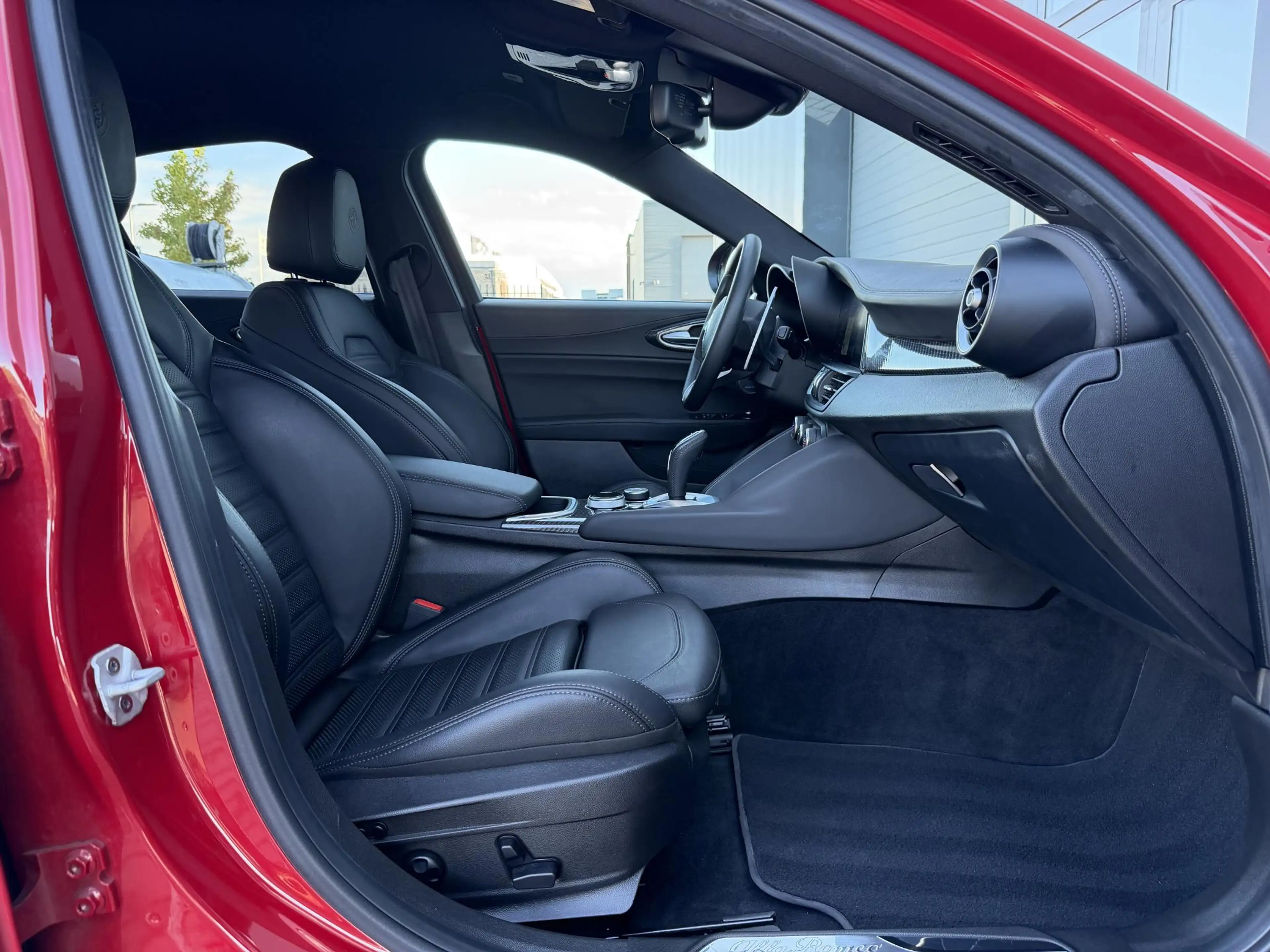 Alfa Romeo Giulia 2.9 V6 Quadrifoglio CARBON | H/K | LEDER — photo 13
