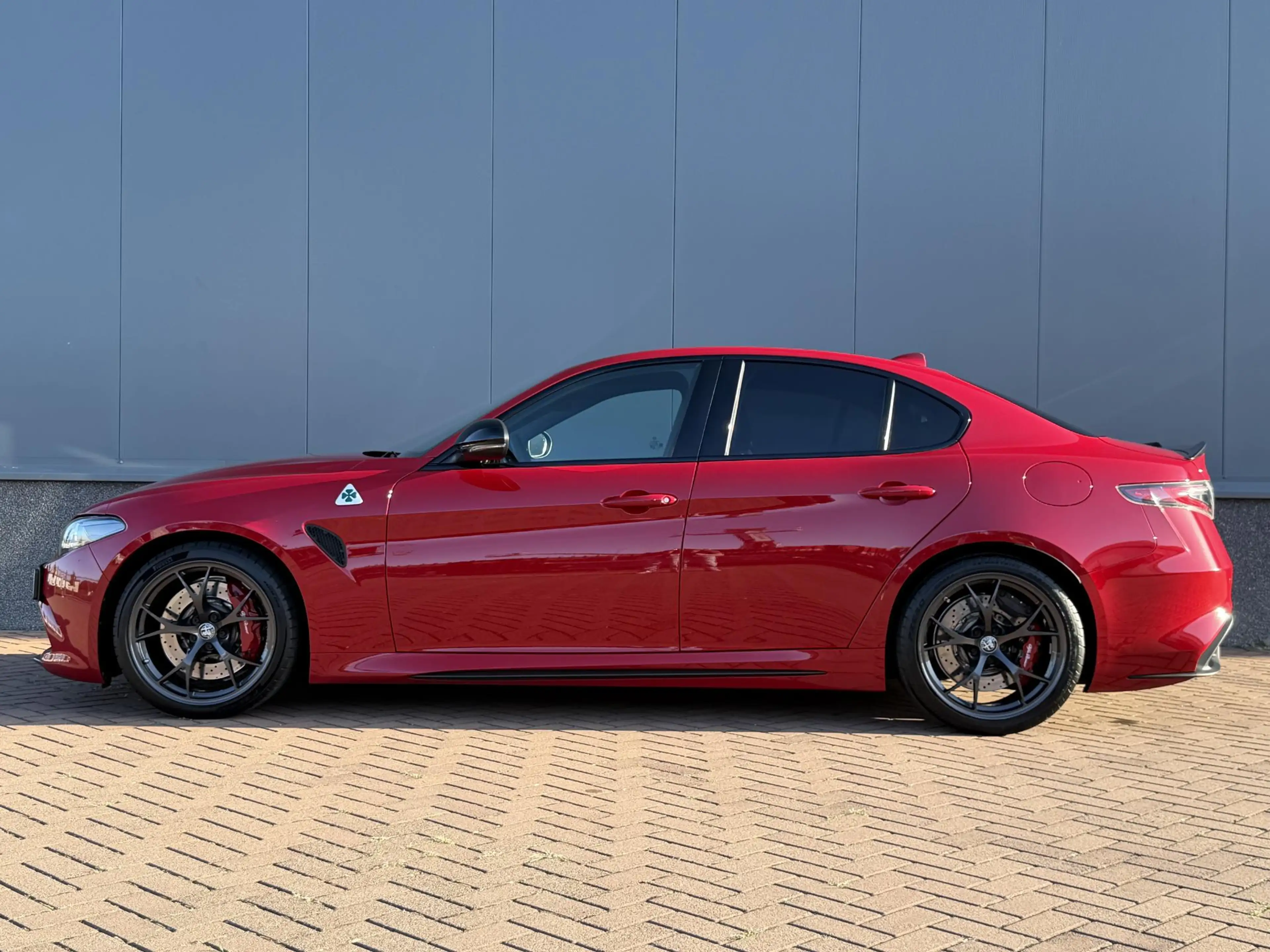 Alfa Romeo Giulia 2.9 V6 Quadrifoglio CARBON | H/K | LEDER — photo 7