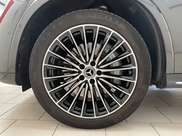Mercedes-Benz 300 view 11