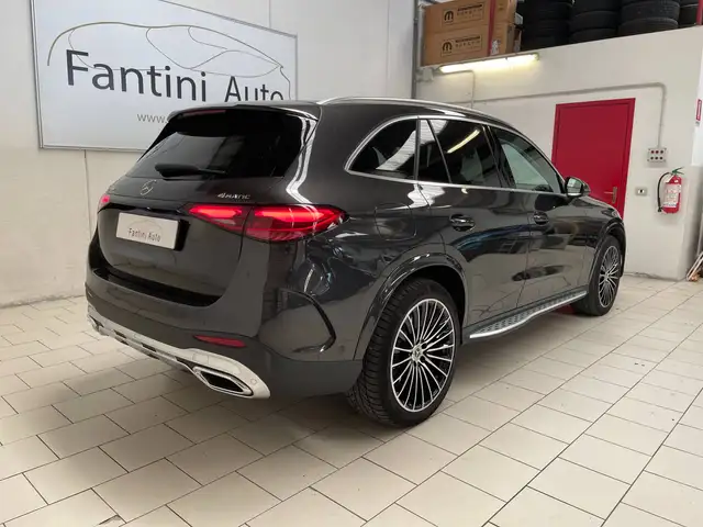 Mercedes-Benz 300 view 3