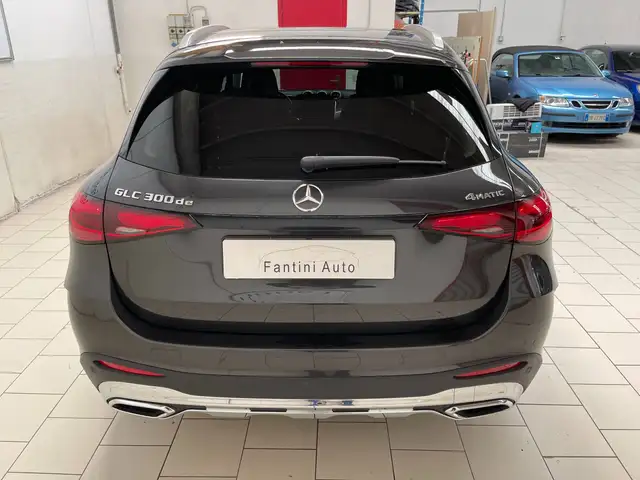 Mercedes-Benz 300 view 4