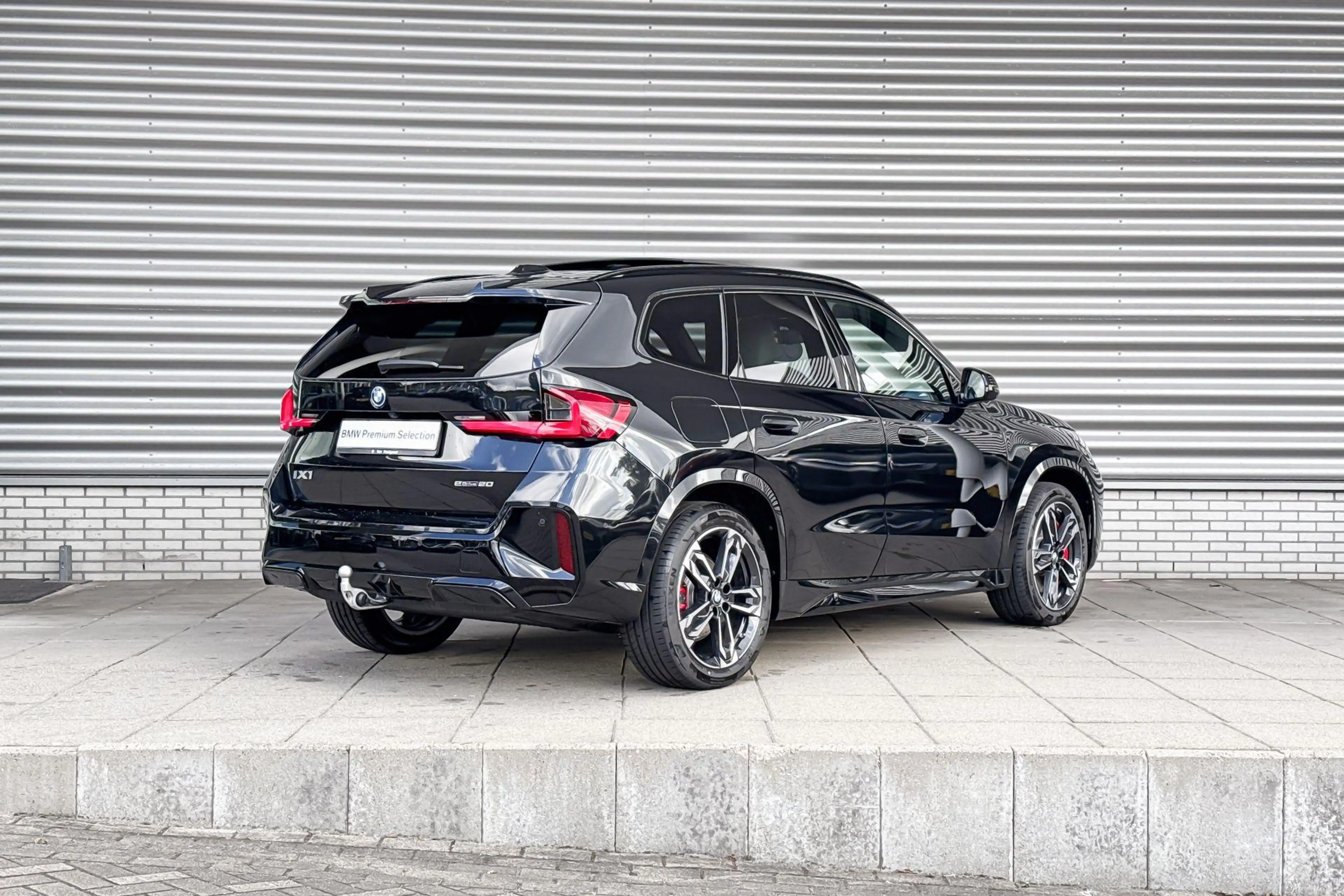 BMW iX1 eDrive20 67 kWh M Sport Edition Trekhaak | M Sport — photo 4