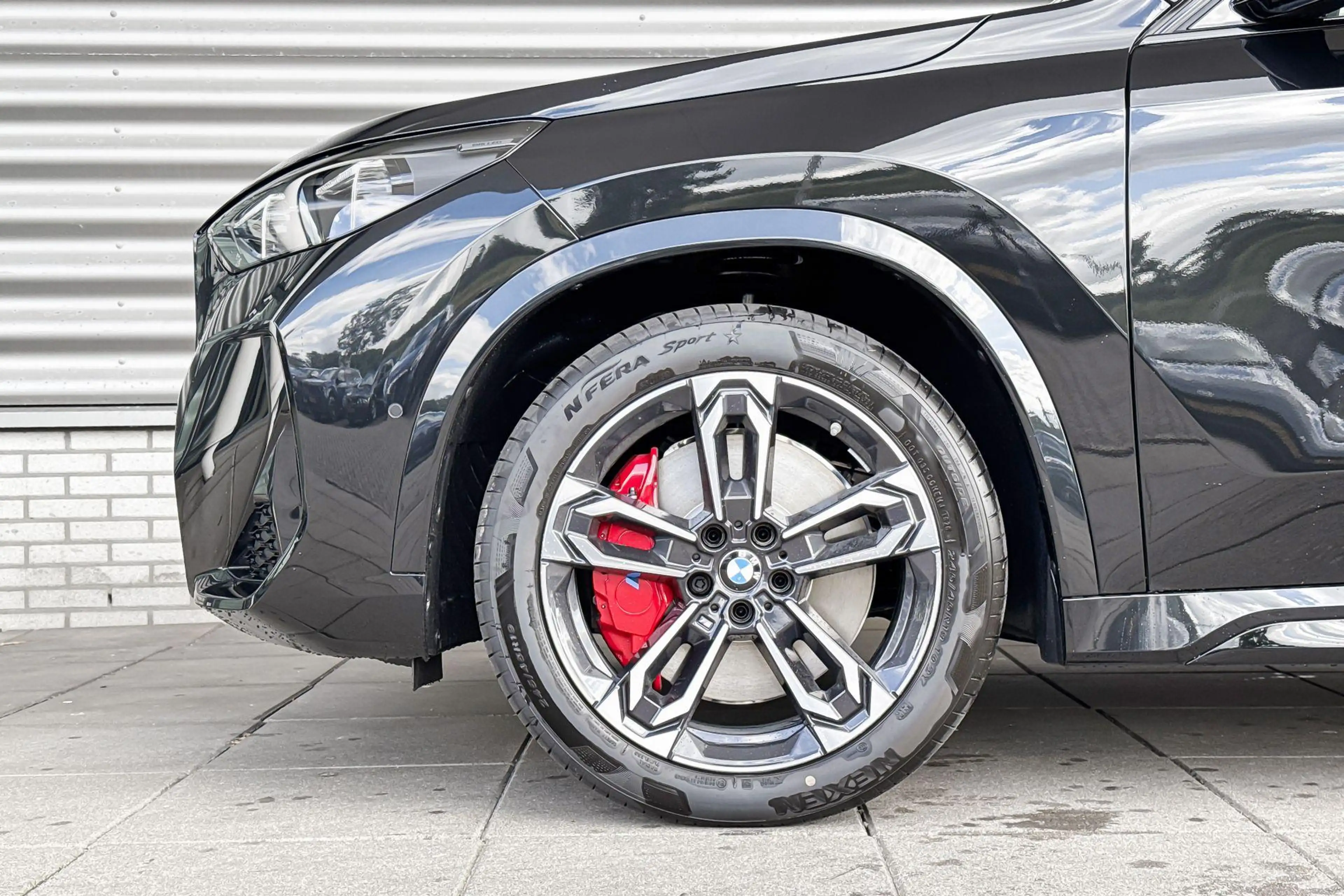 BMW iX1 eDrive20 67 kWh M Sport Edition Trekhaak | M Sport — photo 3