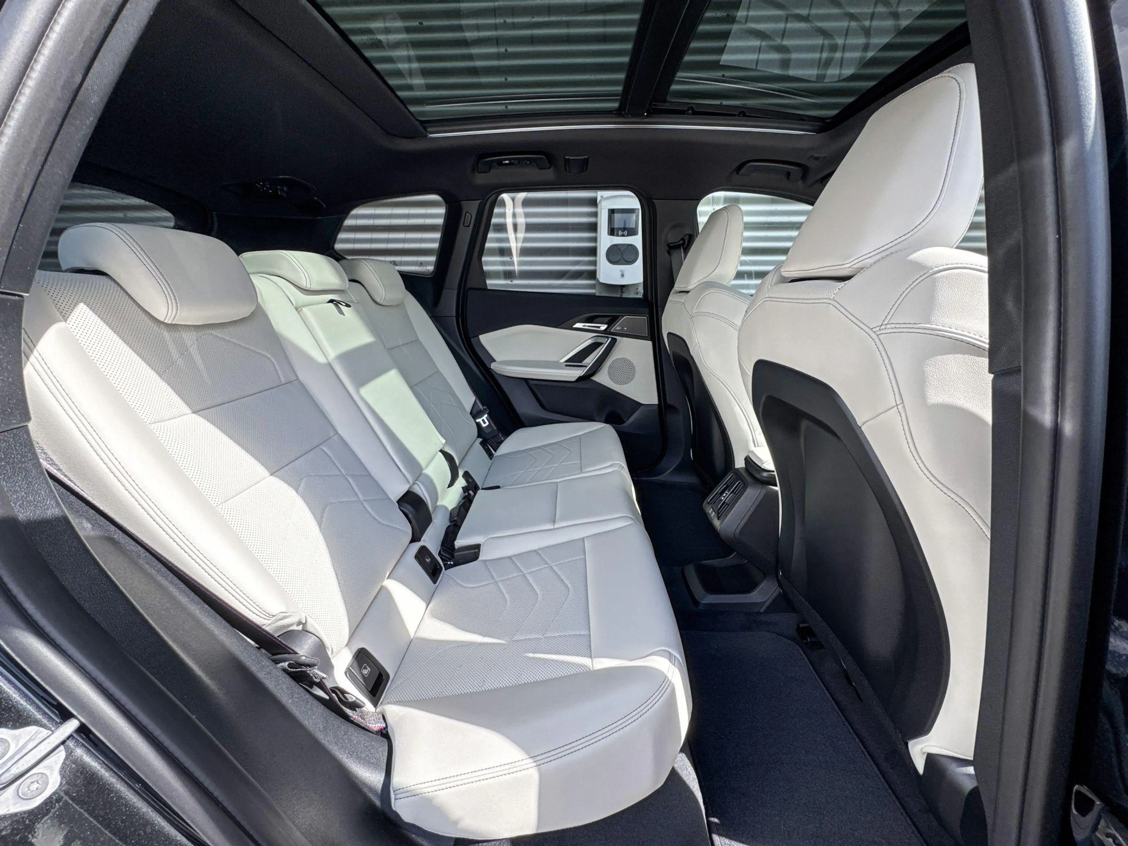 BMW iX1 eDrive20 67 kWh M Sport Edition Trekhaak | M Sport — photo 9