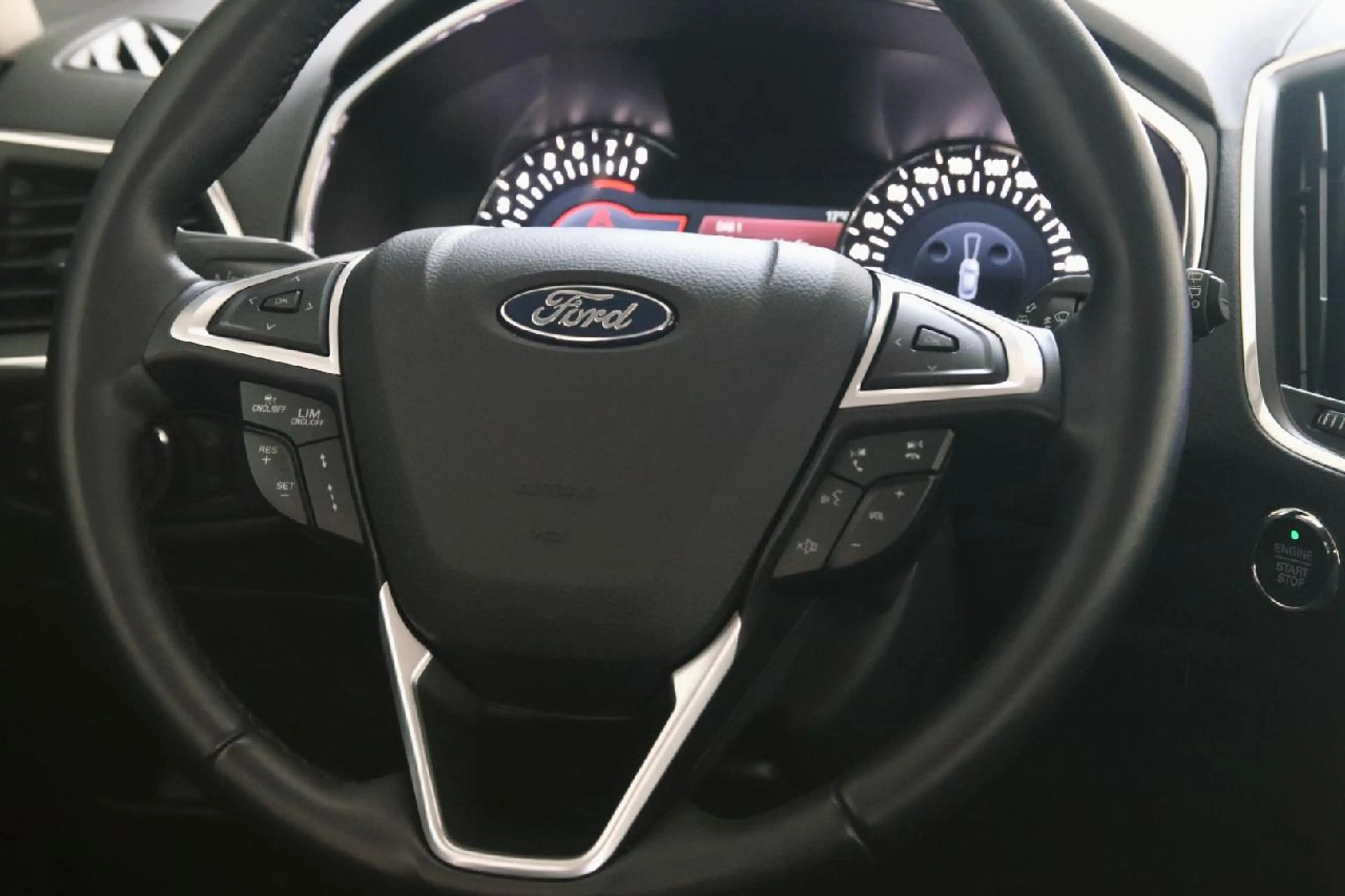 Ford Galaxy Hybrid Titanium — photo 11