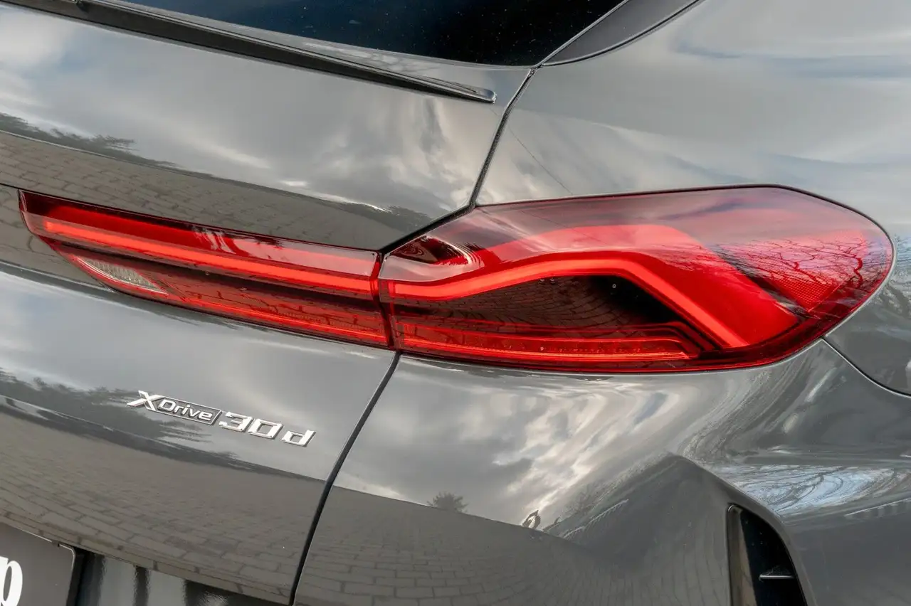 BMW X6 30d M SPORT.LUFTF.PANO.DR.ASS.H/K.LHZ.360.AHK 7