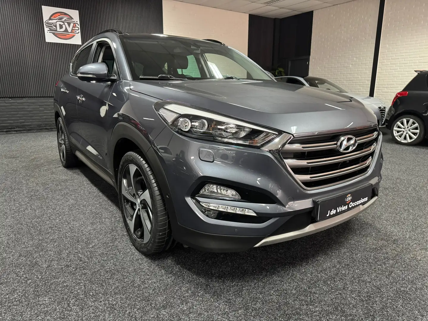 Hyundai TUCSON 1.6 T-GDi Premium 4WD, LED, PANO DAK, CRUISE, STL Grau - 2