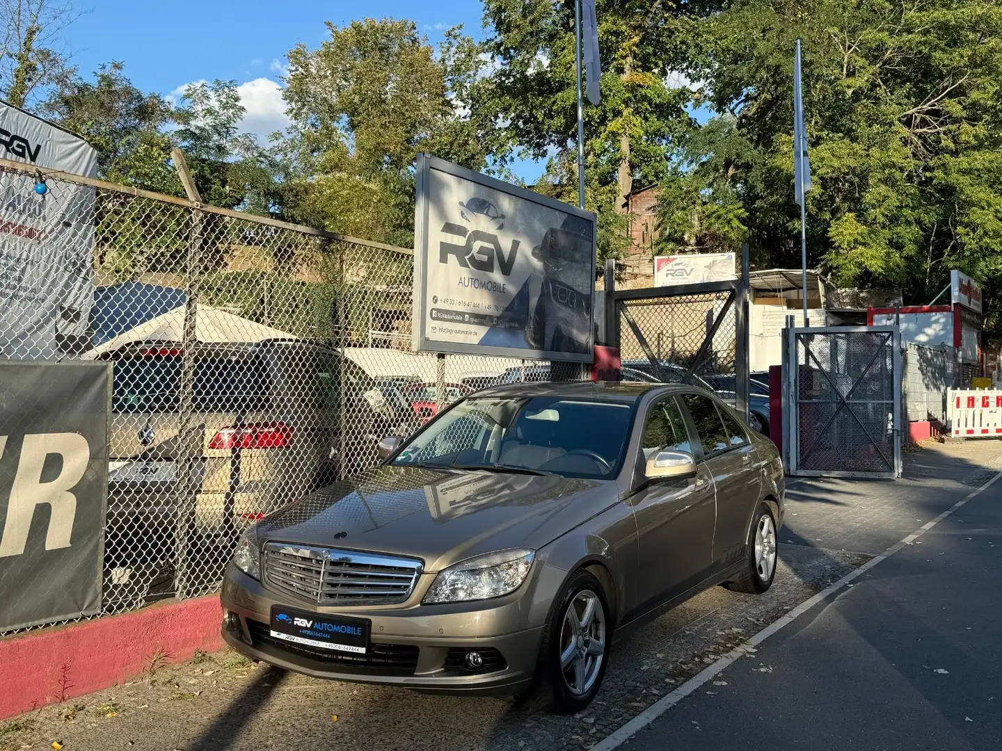 Mercedes-Benz C 180 C -Klasse Lim. C 180 Kompressor*AUTOMATIK*AHK Beige - 1