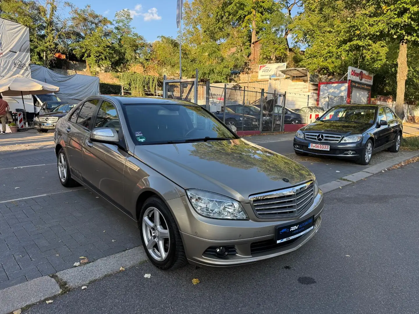 Mercedes-Benz C 180 C -Klasse Lim. C 180 Kompressor*AUTOMATIK*AHK Beige - 2