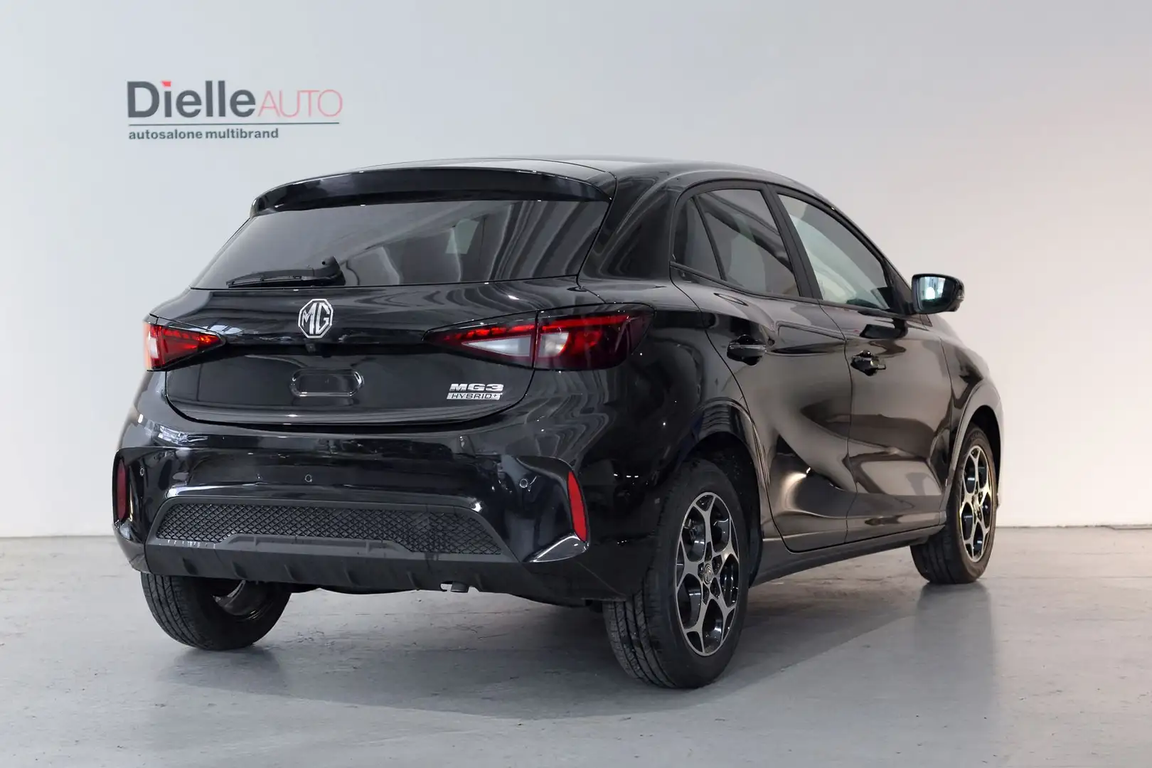 MG MG3 Hybrid+ Luxury Černá - 2