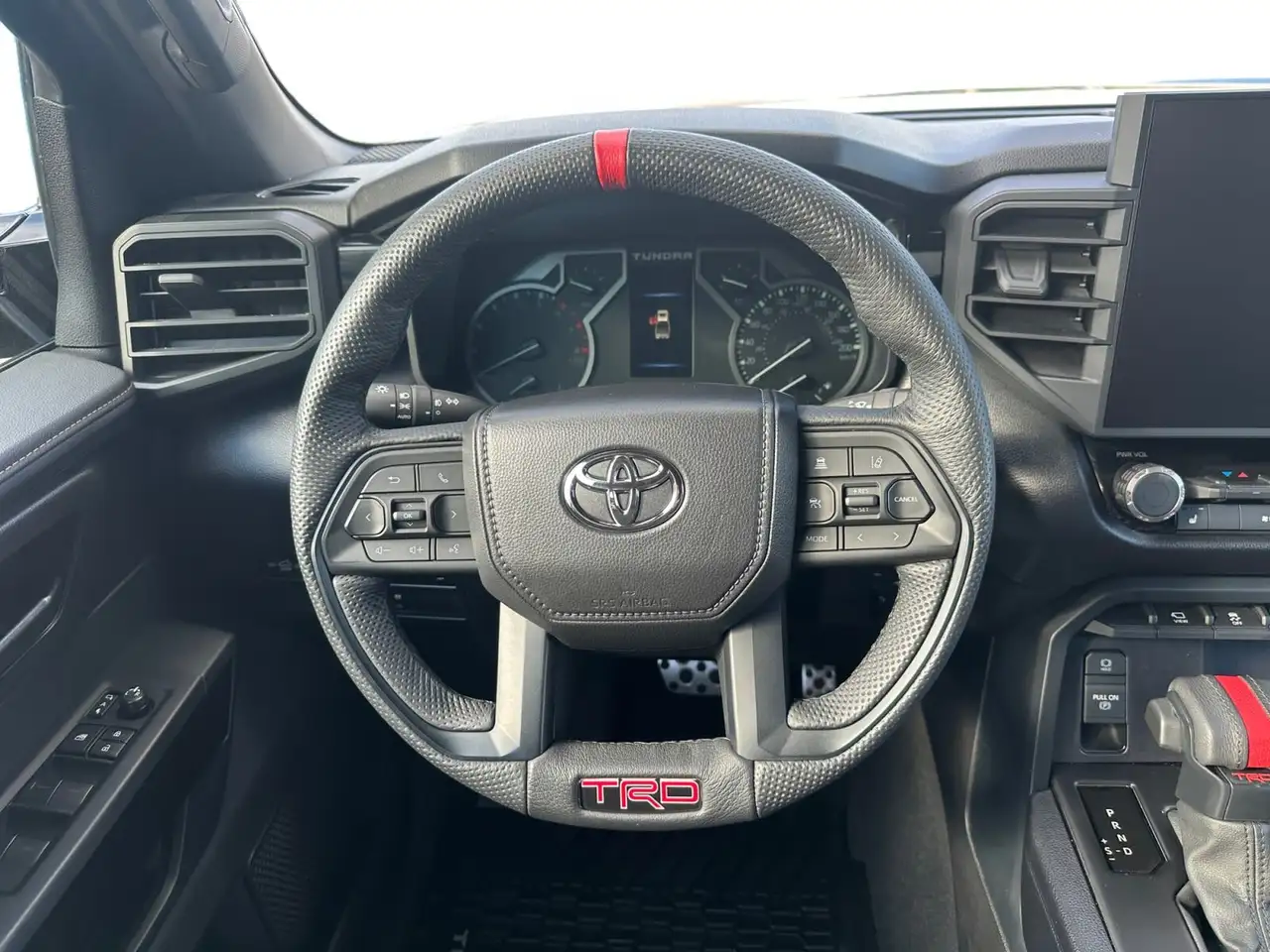 Toyota Tundra снимка Toyota Tundra