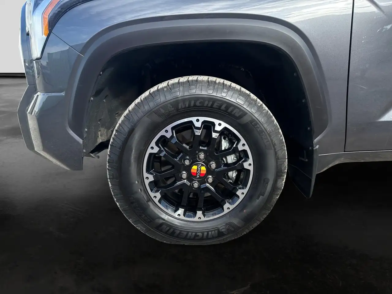 Toyota Tundra снимка Toyota Tundra