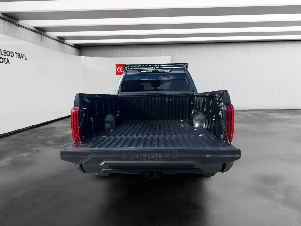 Toyota Tundra снимка Toyota Tundra