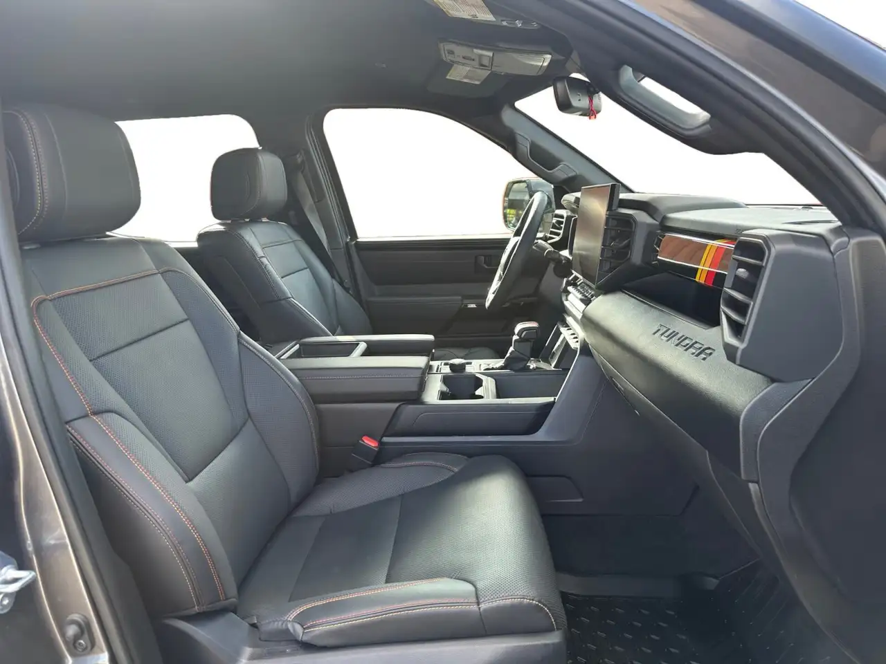 Toyota Tundra снимка Toyota Tundra