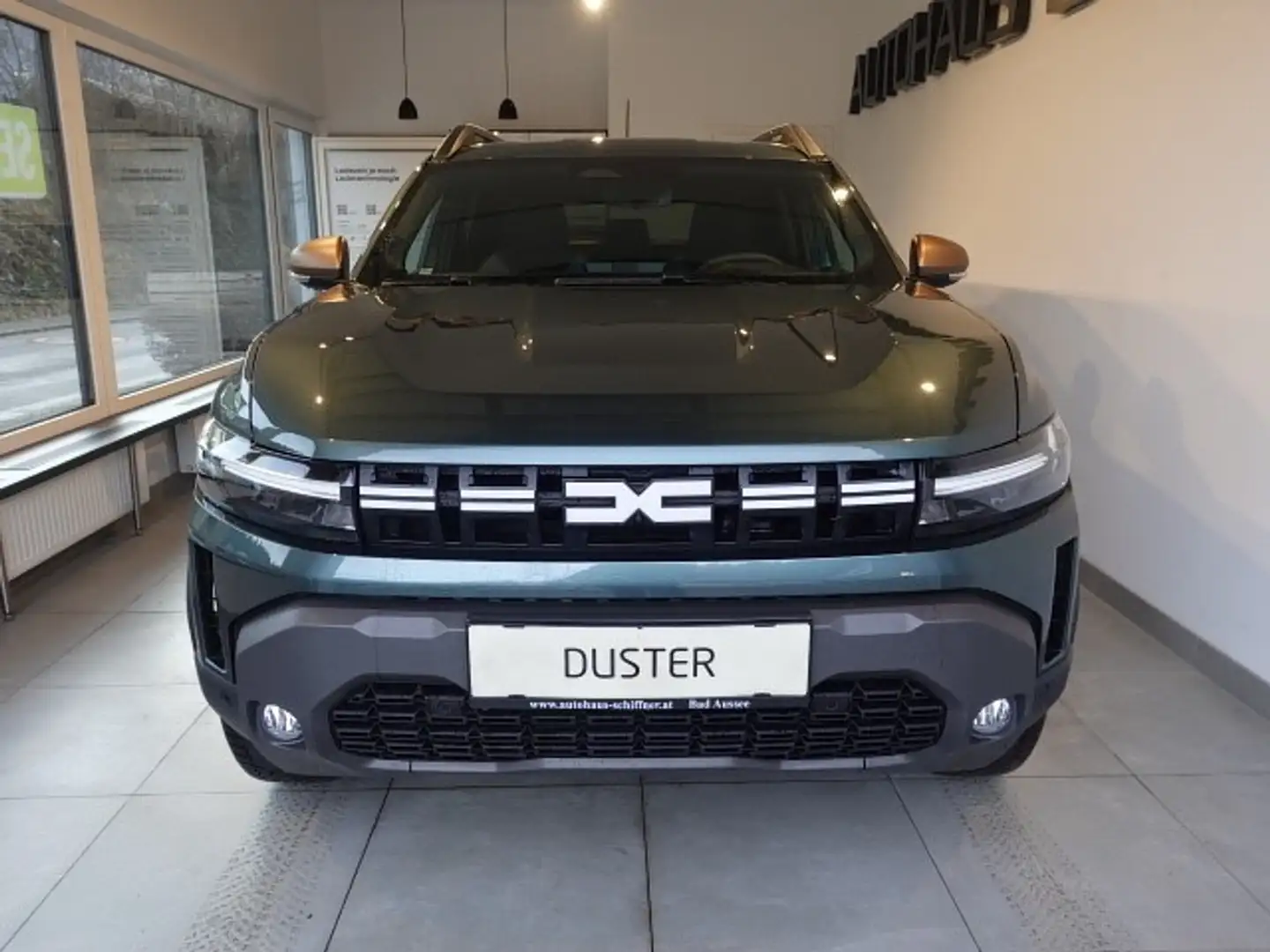 Dacia Duster Extreme TCe 130 mHev 4x4 Grün - 2