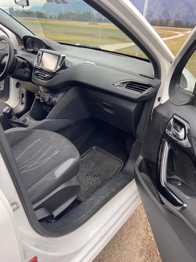 Peugeot 208 208 Active 1,4 VTi 95 Active Weiß - 2
