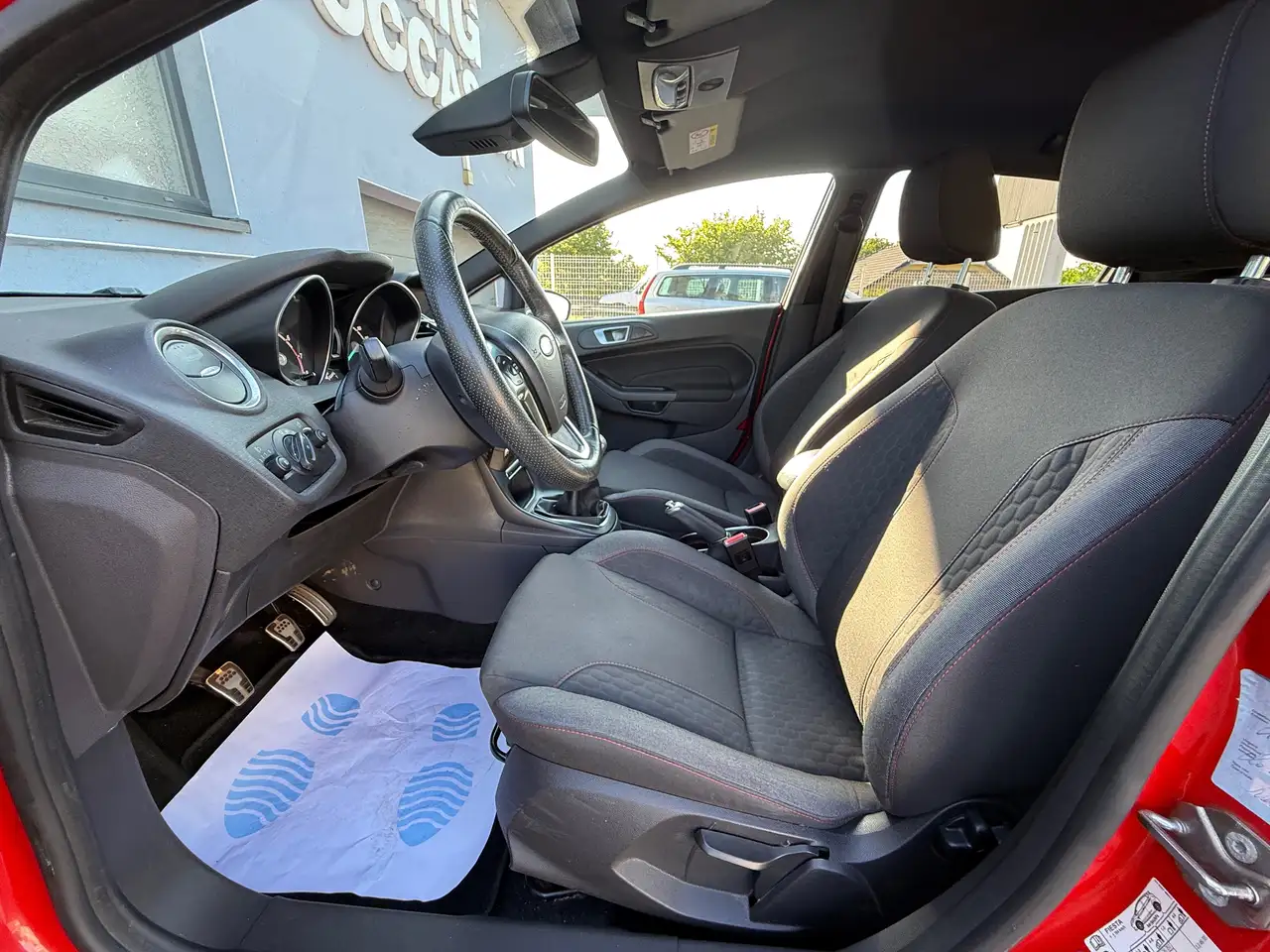 Ford Fiesta 3 portes — photo 12