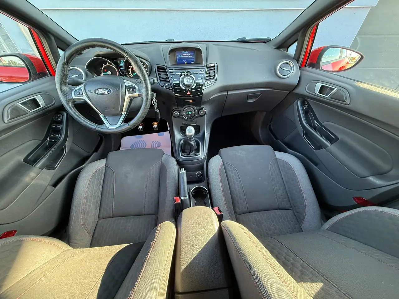 Ford Fiesta 3 portes — photo 11