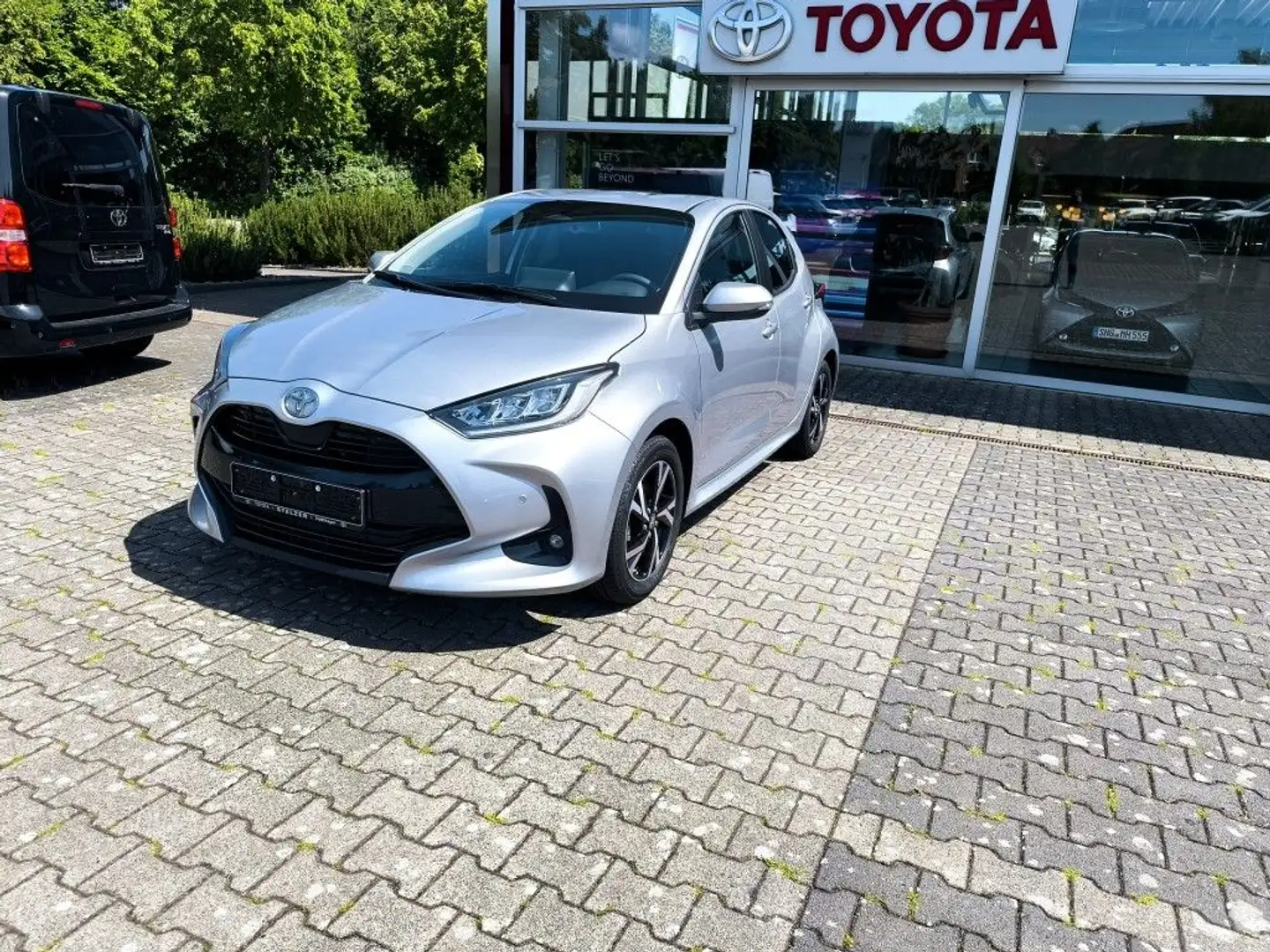 Toyota Yaris Hybrid 116 1.5 VVT-i Teamplayer Argento - 1