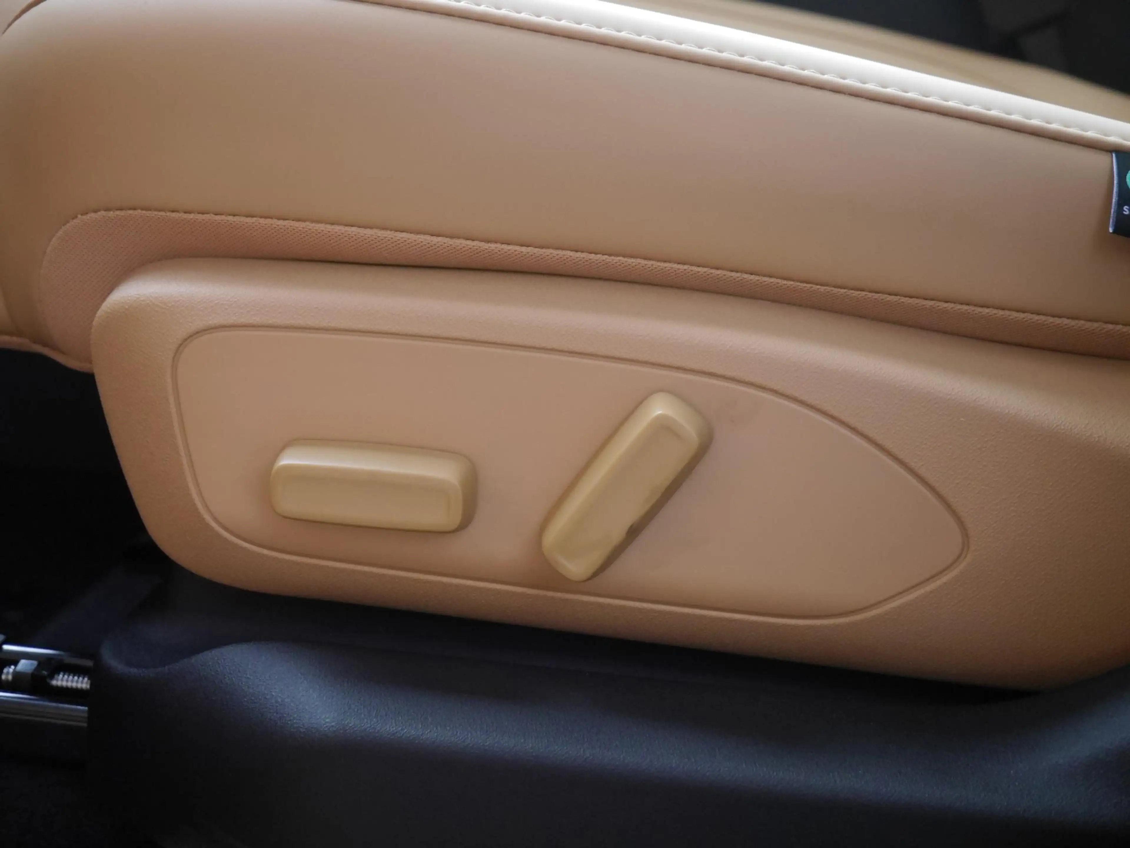 Leapmotor C10 Design ProMax 81.9 kWh | Nieuwe auto | Wltp 510km — photo 12