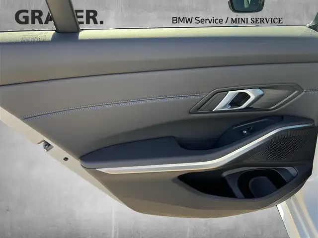 BMW 3 Series view 12