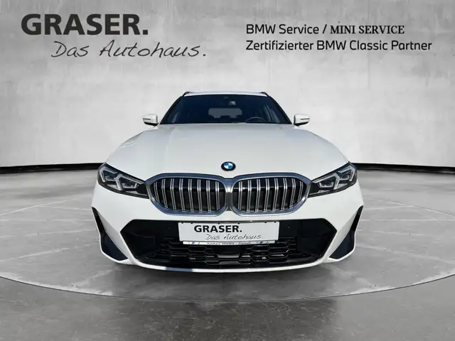 BMW 3 Series view 10