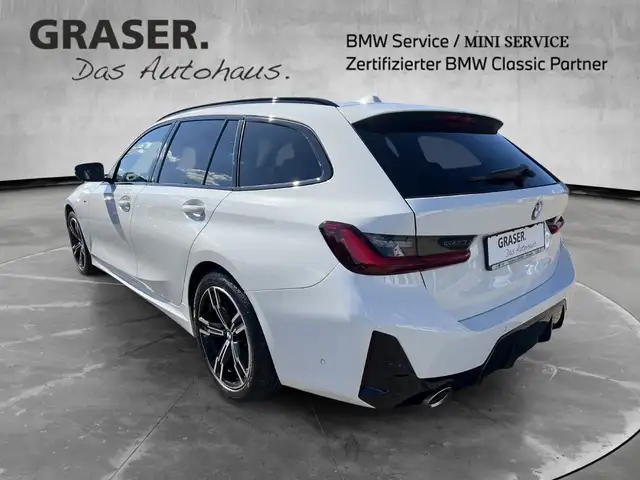 BMW 3 Series view 4
