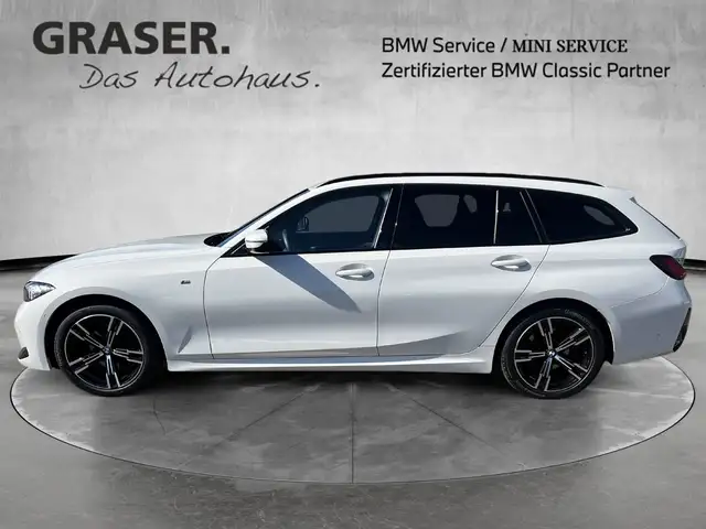 BMW 3 Series view 3