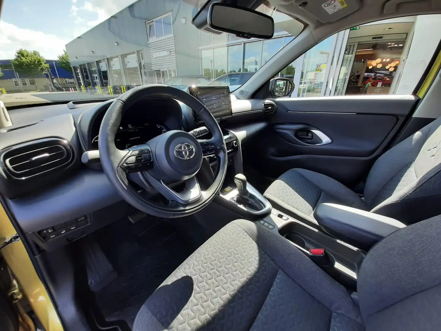 Toyota Yaris Cross 1.5 Hybrid HEAD-UP STOEL/STUURVERW KEYLESS DRAADLO Geel - 2