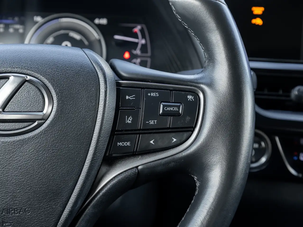 Lexus UX снимка Lexus UX