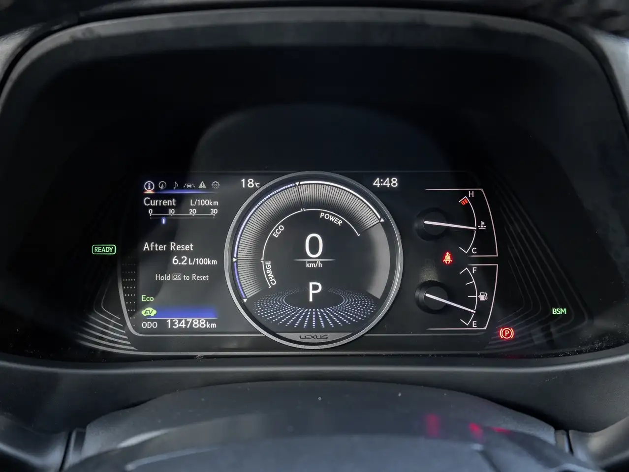Lexus UX снимка Lexus UX
