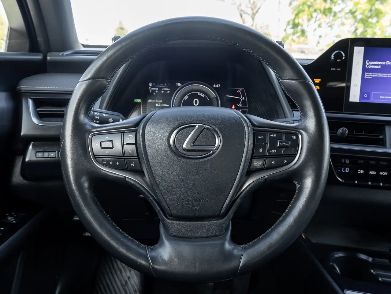 Lexus UX снимка Lexus UX