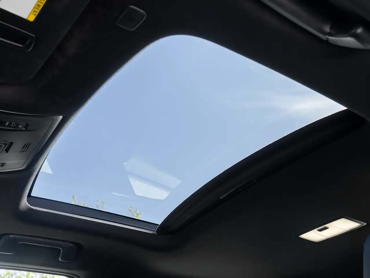 Lexus UX снимка Lexus UX