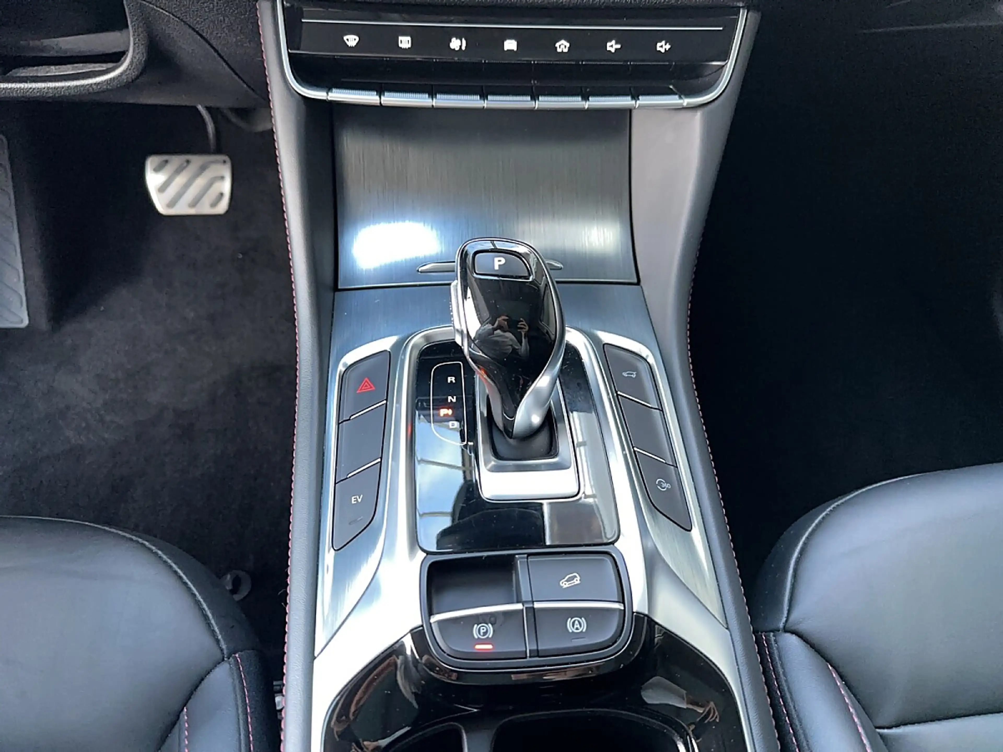 MG EHS 1,5T GDI PHEV Luxury Aut. — photo 6